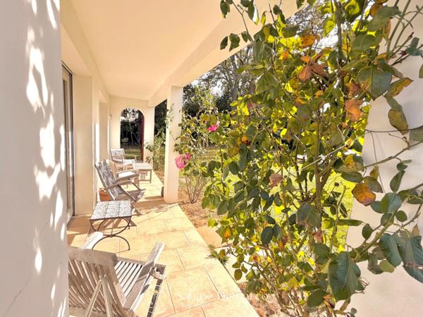 Villa avec piscine à vendre sur ARBONNE