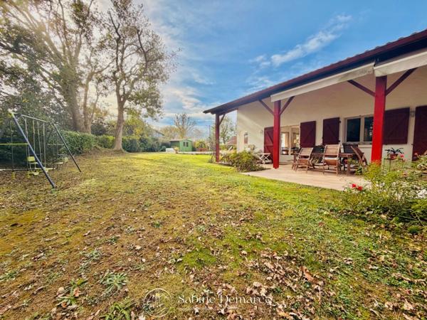 Villa avec piscine à vendre sur ARBONNE