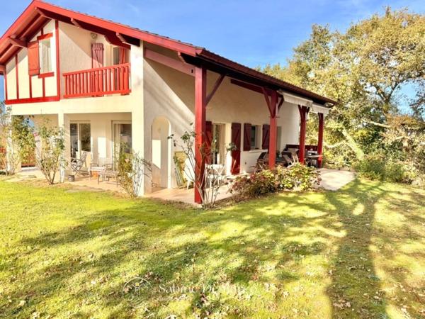 Villa avec piscine à vendre sur ARBONNE