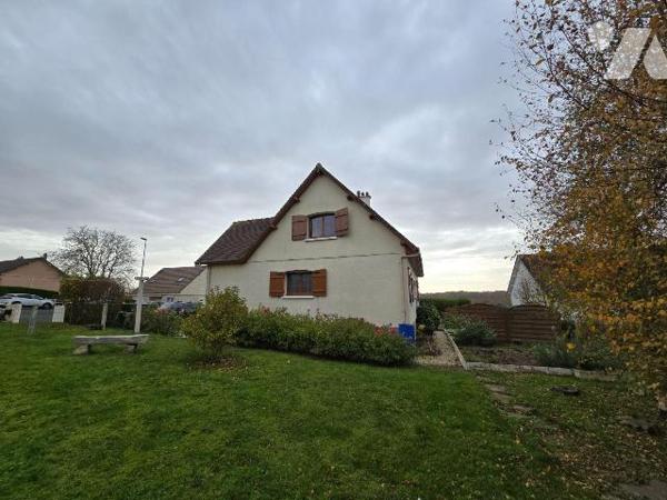 Maison à Vendre à Foucarmont (76340) en Seine-Maritime (76)

Cette maison dispose d'une surfa...