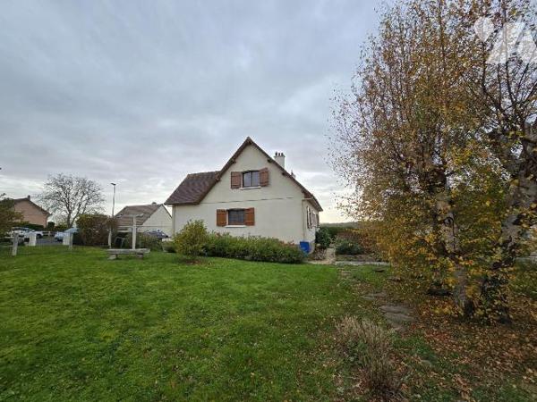 Maison à Vendre à Foucarmont (76340) en Seine-Maritime (76)

Cette maison dispose d'une surfa...