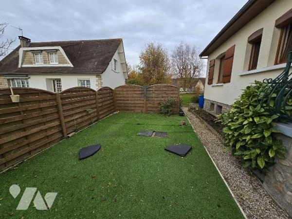 Maison à Vendre à Foucarmont (76340) en Seine-Maritime (76)

Cette maison dispose d'une surfa...