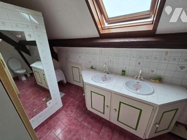 Maison à Vendre à Foucarmont (76340) en Seine-Maritime (76)

Cette maison dispose d'une surfa...