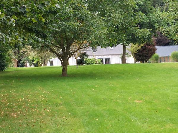 Maison beaux volumes proche YVETOT 7 pièce(s) 234 m2