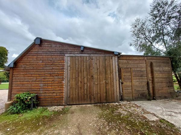 Maison beaux volumes proche YVETOT 7 pièce(s) 234 m2