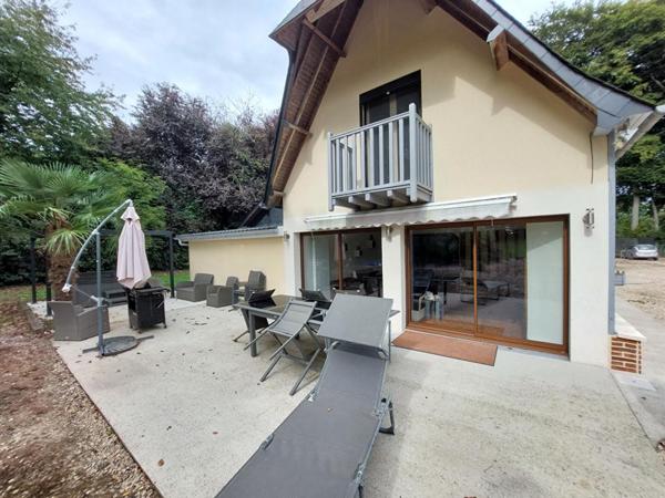 Maison beaux volumes proche YVETOT 7 pièce(s) 234 m2