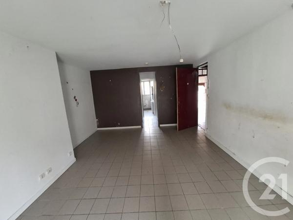 Immeuble à vendre  268 m 2   VALENCAY  - 36
