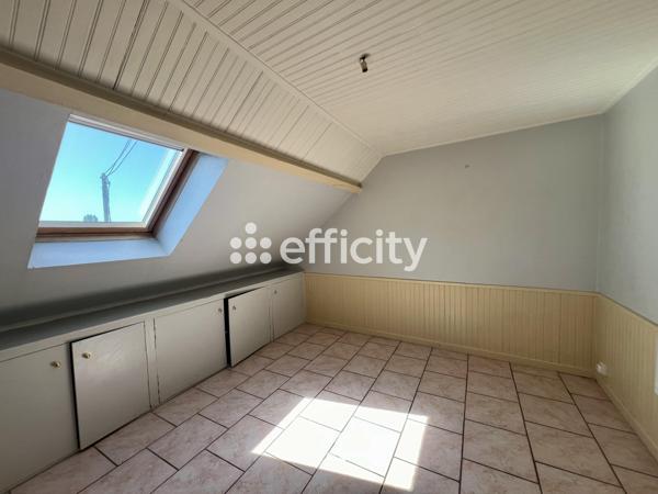 Maison
         4 pièces
        - 101 m² 220 500 € *