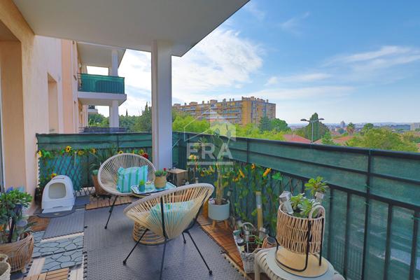 Appartement Marseille 2 pièces 42 m² rénové avec terrasse 11 m² vue dégagée  Saint-Loup / Saint-Tronc parking garage