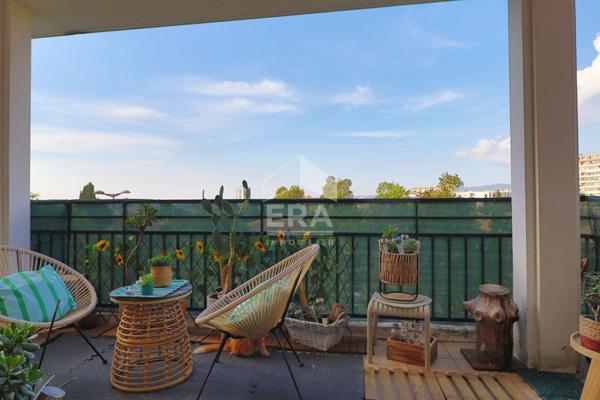 Appartement Marseille 2 pièces 42 m² rénové avec terrasse 11 m² vue dégagée  Saint-Loup / Saint-Tronc parking garage