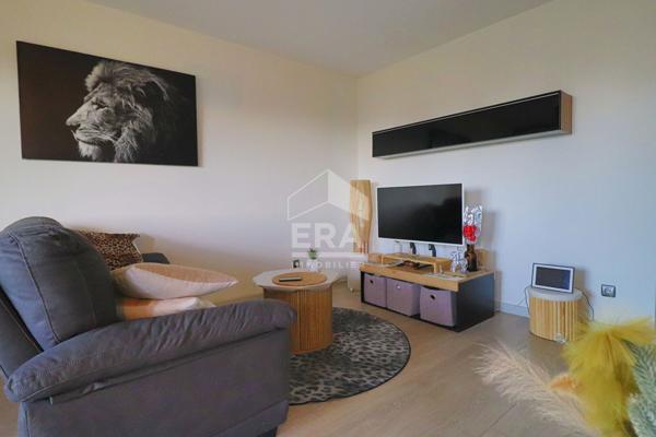 Appartement Marseille 2 pièces 42 m² rénové avec terrasse 11 m² vue dégagée  Saint-Loup / Saint-Tronc parking garage