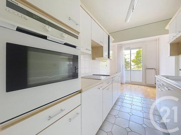 Appartement F3 à vendre  3 pièces - 60,83 m 2   PUTEAUX  - 92