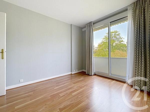 Appartement F3 à vendre  3 pièces - 60,83 m 2   PUTEAUX  - 92