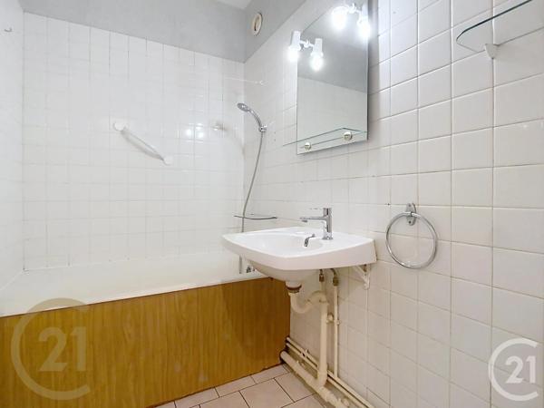 Appartement F2 à vendre  2 pièces - 59 m 2   LILLEBONNE  - 76