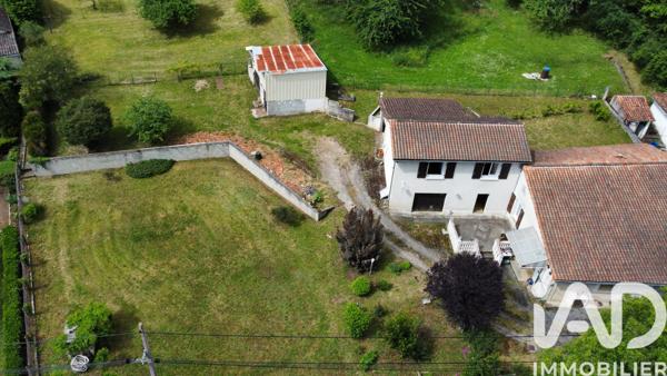 Maison à vendre 4 pièces 90 m² Javerlhac-et-la-Chapelle-Saint-Robert
