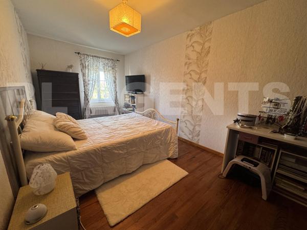 ENSEMBLE IMMOBILIER POUR INVESTISSEUR – 5 LOTS DONT 3 TERRAINS À BÂTIR + MAISON + DÉPENDANCE + TERRE