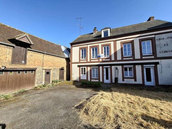 Immeuble comprenant 3 appartements 205m² + dépendances RUGLES