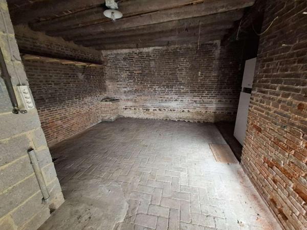 Immeuble comprenant 3 appartements 205m² + dépendances RUGLES