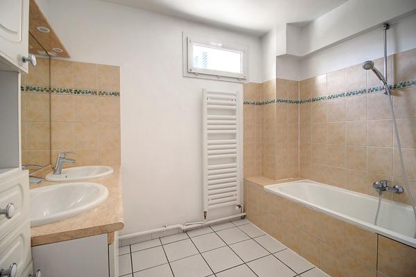 MAISON RUEIL-MALMAISON PLAINE GARE 5 PIECES 3 CHAMBRES PROCHE CENTRE-VILLE ET GARE RER