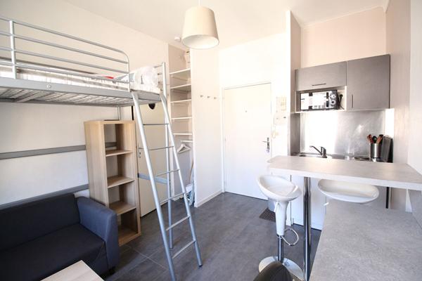 EXCLUSIVITE - A LOUER - Studio meublé en hyper centre-ville de Caen face au théâtre