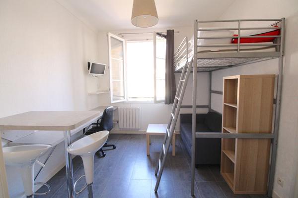 EXCLUSIVITE - A LOUER - Studio meublé en hyper centre-ville de Caen face au théâtre