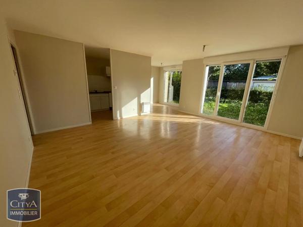 Appartement à louer 3 pièces 68.34m² Arras (62000)