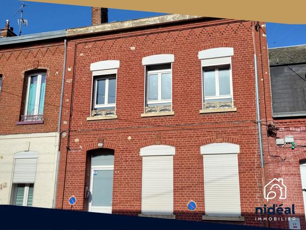 Maison de ville avec beaux volumes et jardin, CAUDRY