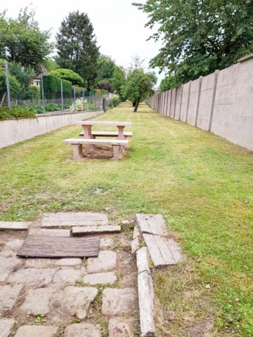 CHAUNY, TRÈS PROCHE CENTRE À PIED : MAISON SEMI INDIVIDUELLE AVEC CACHET