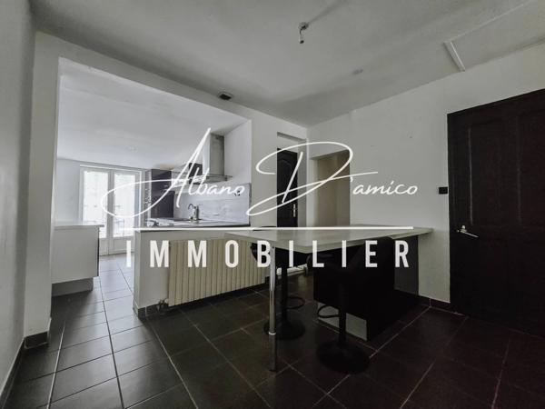 Maison 2 chambres avec jardin et dépendance à Neuville-Saint-Rémy, idéale investisseur ou premier achat