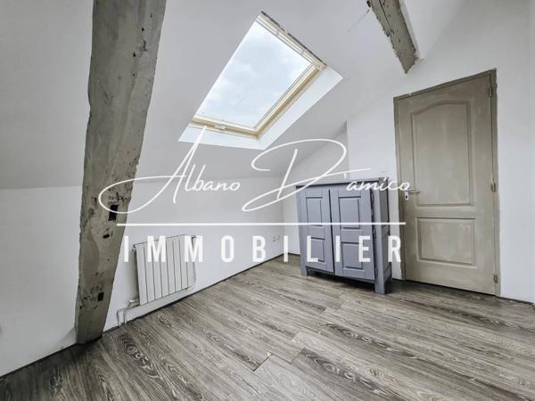 Maison 2 chambres avec jardin et dépendance à Neuville-Saint-Rémy, idéale investisseur ou premier achat