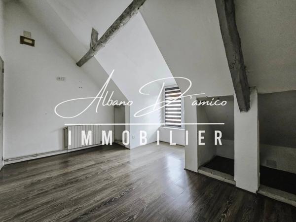 Maison 2 chambres avec jardin et dépendance à Neuville-Saint-Rémy, idéale investisseur ou premier achat