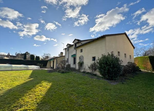 Boulazac Maison d'architecte  plus piscine couverte sur 162 m2 en vente à terme libre soit bouquet plus rente