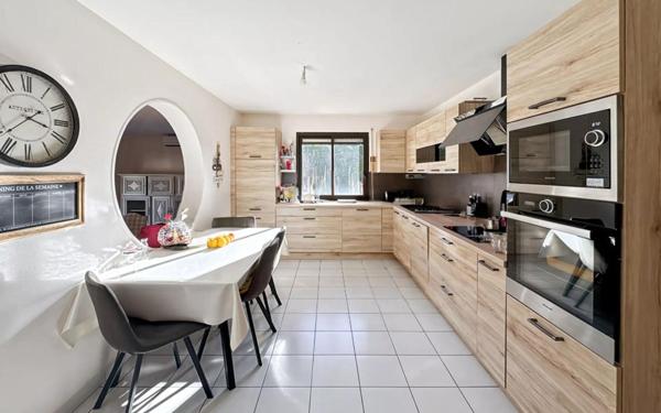 Boulazac Maison d'architecte  plus piscine couverte sur 162 m2 en vente à terme libre soit bouquet plus rente