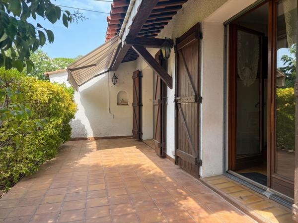 Maison
                                                                                                                                                                                                                                                                                                                        4 pièce(s)                                                                                                                                                                                                          2 chambre(s)                                                                                                                                                                                                          107.92  m²