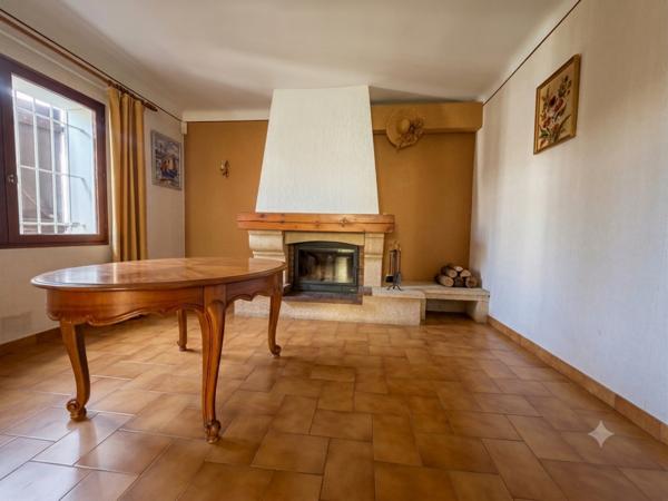 Maison
                                                                                                                                                                                                                                                                                                                        4 pièce(s)                                                                                                                                                                                                          2 chambre(s)                                                                                                                                                                                                          107.92  m²