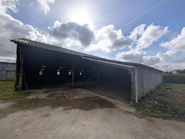 Corps de ferme à vendre à Landivisiau dans le Finistère (29400), ref : 4134
