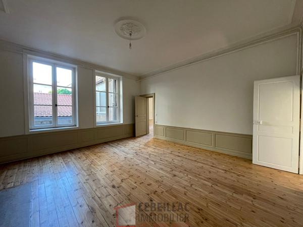 Appartement 7 pièce(s) 4 chambre(s) 212.23 m²