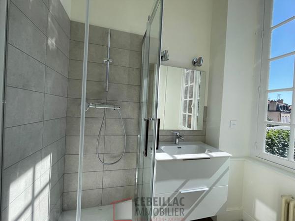 Appartement 7 pièce(s) 4 chambre(s) 212.23 m²