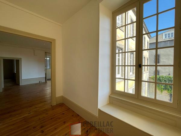 Appartement 7 pièce(s) 4 chambre(s) 212.23 m²