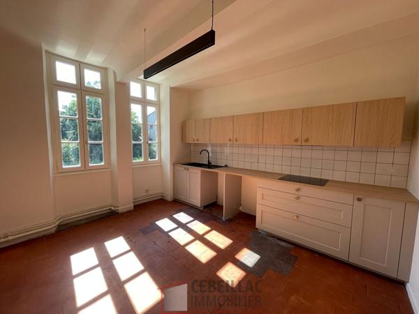 Appartement 7 pièce(s) 4 chambre(s) 212.23 m²
