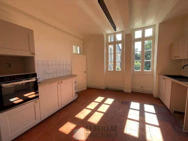 Appartement 7 pièce(s) 4 chambre(s) 212.23 m²