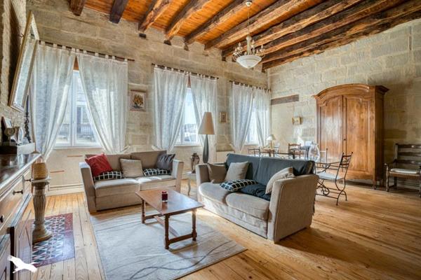 Maison à vendre |  Miramont-de-Guyenne |  5 pièces | 195 m²