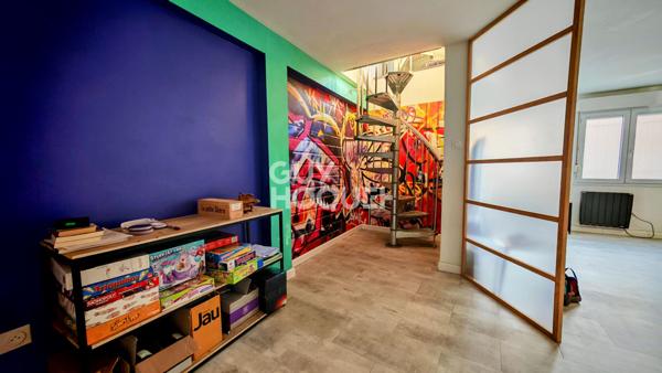 PERPIGNAN Quartier de la gare, à vendre maison familiale 7 pièces avec terrasse, cour et parking