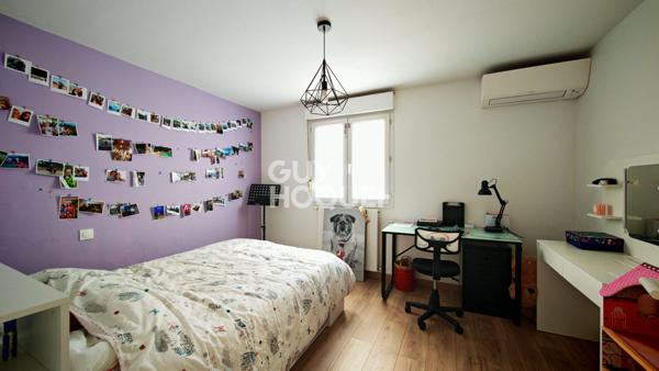 PERPIGNAN Quartier de la gare, à vendre maison familiale 7 pièces avec terrasse, cour et parking