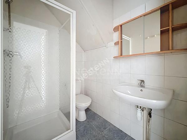 Nantes Bout des Pavés : En Vente ! Exclusivité, Studio 18 m², pièce de vie avec kitchenette, salle d'eau.