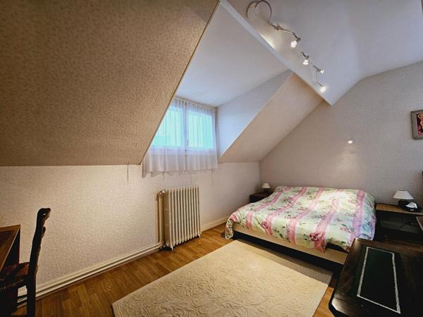 MAISON PROPRIETE 9 PIECES + STUDIO JARDIN DEPENDANCE