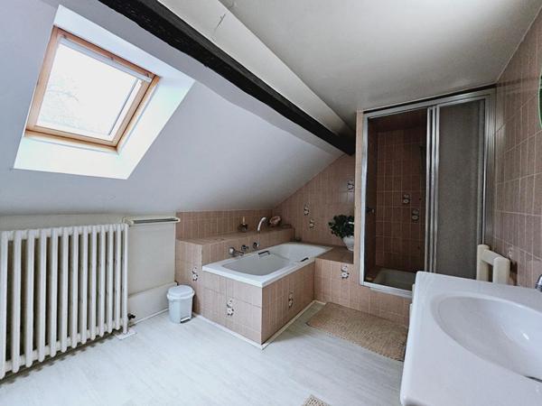 MAISON PROPRIETE 9 PIECES + STUDIO JARDIN DEPENDANCE