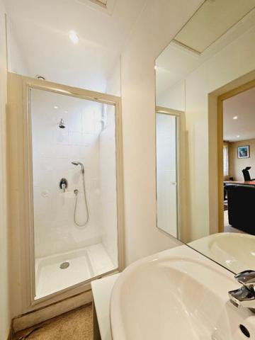 MAISON PROPRIETE 9 PIECES + STUDIO JARDIN DEPENDANCE