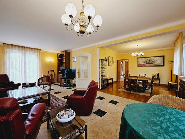 MAISON PROPRIETE 9 PIECES + STUDIO JARDIN DEPENDANCE