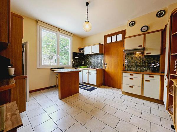 MAISON PROPRIETE 9 PIECES + STUDIO JARDIN DEPENDANCE